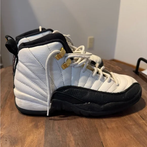 Air Jordan 12 OG 'Taxi' 1996 Size 4.5 Youth
